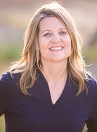Dava Deschler Headshot